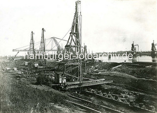 Geschichte des Hamburger Hafens - Bau vom Waltershofer Hafen; Bauarbeiten am Kai.