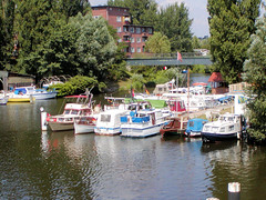 Fotos vom Verlauf der Bille in Hamburg; Marina / Motorboote beim Rückertskanal.