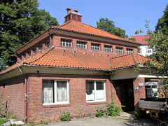 Fotos vom Gelände des Barmbeker Krankenhaus in Hamburg Barmbek Nord; leerstehende Nebengebäude 2004.
