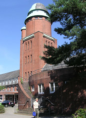 Fotos vom Gelände des Barmbeker Krankenhaus in Hamburg Barmbek Nord; Wasserturm - Höhe 48 m - errichtet 1913, Entwurf Dr. Ing Ruppel. (2004)