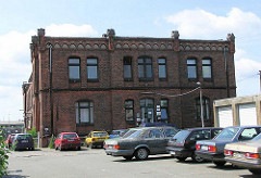Alte Fotografie / Industriearchitektur auf dem Gelände des ehemaligen Güterbahnhofs Hamburg Altona; historische Architektur  (2005).