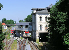 Bilder vom Bahnhof  im Hamburger Stadtteil Blankenese. Das Bahnhofsgebäude wurde 1867 errichtet und 2007 restauriert. (2005)