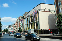 Fotos aus der Dammtorstraße in der Hamburger Neustadt - Innenstadt. Das alte Gebäude des Hamburger Stadttheaters / Staatsoper, das ursprünglich von dem Architekten Wimmel entworfen wurde.