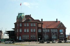 Fotos vom Hansahafen im  Hamburger Stadtteil Kleiner Grasbrook; historisches Verwaltungsgebäude beim Hansahöft.