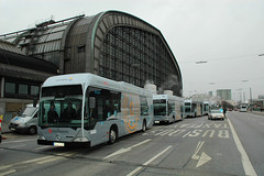 Inbetriebnahme einer Flotte Wasserstoff-Busse in der Hansestadt Hamburg, 2006.