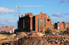 Abriss vom Alten Hafenamt / Amt für Strom- und Hafenbau - Vorbereitung der Bauarbeiten zum Überseequartier - Blick zum ehem. Silospeicher / Kaispeicher B, 2006.