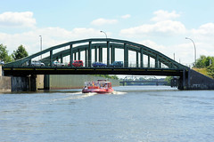 Fotos aus dem Hamburger Stadtteil Kleiner Grasbrook, Bezirk Mitte; Brücke über den Veddelkanal, Klütjenfelder Straße.
