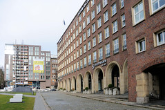 Das Pressehaus am Domplatz in der Hamburger Altstadt wurd 1938 errichtet,; Architekt Rudolf Klophaus.