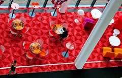 Snackbar der Spiegel-Kantine im Verlagsgebäude in der Hafencity - Entwurf 1969 vom dänischen Innenarchitekten und Designer Verner Panton. Die Speiseräume der unter Denkmalschutz stehenden Kantine sind im Hamburger Museum für Kunst und Gewerbe ausgest