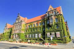 Fassade des Nationalmuseums Breslau im Stil der Neorenaissance, vormals Königliches Regierungsgebäude.