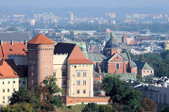 Blick auf den Wawel -  Burganlage - Residenzschloss - Kathedrale St. Stanislaus und Wenzel in Krakau / Kraków.