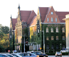 Fassade des Nationalmuseums Breslau im Stil der Neorenaissance, vormals Königliches Regierungsgebäude.