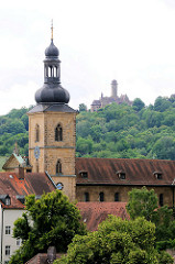 St. Jakobkirche in Bamberg - im Hintergrund die Altenburg.