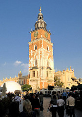 Rathausturm von Krakau - historische Architektur, Architekturgeschichte - der Rathausturm (Wieża Ratuszowa) ist der bis heute erhaltene Rest des im 13. Jahrhundert erbauten und wegen Baufälligkeit im 19. Jahrhundert abgetragenen Krakauer Rathauses.