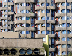 Ausschnitt - Fassade mit Balkons; Hochhäuser der Siedlung Grunwaldplatz / plac Grunwaldzi; erbaut von 1967 - 1975 - Architekten Jadwiga Grabowska-Hawrylak,  Zdzisław Kowalski, Włodzimierz Wasilewski.