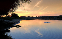 Sonnenuntergang - Elblandschaft, ruhiges Wasser.