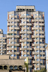Hochhaus  der Wohnsiedlung Grunwaldplatz / plac Grunwaldzi; erbaut von 1967 - 1975 - Architekten Jadwiga Grabowska-Hawrylak,  Zdzisław Kowalski, Włodzimierz Wasilewski.