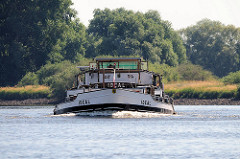 Binnenschiff IDEAL in Fahrt auf der Elbe.