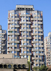 Architektur in Wroclaw, Breslau Hochhaussiedlung Grunwaldplatz / plac Grunwaldzi; erbaut von 1967 - 1975 - Architekten Jadwiga Grabowska-Hawrylak,  Zdzisław Kowalski, Włodzimierz Wasilewski.