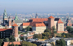 Blick auf den Wawel -  Burganlage - Residenzschloss - Kathedrale St. Stanislaus und Wenzel in Krakau / Kraków.