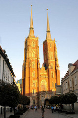 Bilder von der Dominsel - Der Breslauer Dom, die Kathedrale St. Johannes des Täufers (poln. Archikatedra św. Jana Chrzciciela), wurde in den Jahren von 1244 bis 1341 im Stil der Gotik errichtet. Seine Türme sind mit knapp 98 Metern die höchsten Kirch