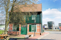 Historisches Baumhaus in Stade - Amtsstube des Hafenaufsehers, errichtet 1774.