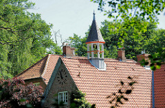 Dach und Turm - Schlossgefängnis auf der Barmstedter Schlossinsel.