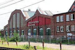 Industriearchitektur - leerstehendes Fabrikgebäude der Maschinenfabrik Glückstadt am Janssenweg.