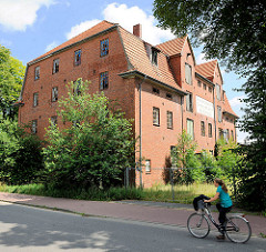 Verfallenes Industriegebäude - Industriearchitektur; Genossenschafts Mühle Elmshorn e. G. m. b. H. Abtl. Barmstedt.