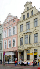Historische Wohn- und Geschäftshäuser in Wismar.