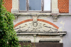 Fassadenschmuck - Villa / Abrisshaus in der Hansestadt Wismar.