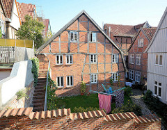 Hinterhof in der Altstadt von Mölln - Fachwerkgebäude.