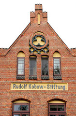 Gebäude Rudolf Kobow Stiftung in der Hansestadt Wismar - Backsteinarchitektur, Klinkerfassade - erbaut 1906.