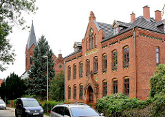 Gebäude Rudolf Kobow Stiftung in der Hansestadt Wismar - Backsteinarchitektur, Klinkerfassade - erbaut 1906.