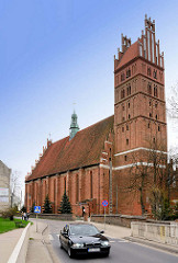 Kollegiatskirche in Dobre Miasta / Guttstadt, Polen - dreischiffige gotische Hallenkirche, errichtet 1357 - 1389 - Backsteinarchitektur.