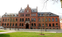 Backsteingebäude des Landesverfassungsgerichts Hansestadt Greifswald.