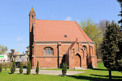 Kapelle - Backsteingotik; historische Architektur in Trzebiatow / Treptow an der Rega.