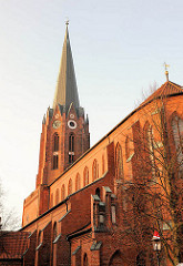 St. Petrikirche in Buxtehude; Backsteinbasilika ursprünglich erbaut um 1320.