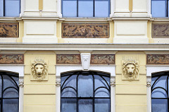 Historische Architektur ( 1857 ) der Hochschule 21 in Buxtehude / Fassade; 2004 als gemeinnützige GmbH gegründet.