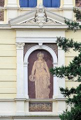 Historische Architektur ( 1857 ) der Hochschule 21 in Buxtehude / Fassade; 2004 als gemeinnützige GmbH gegründet.