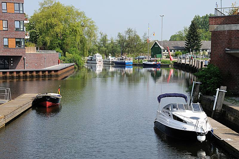 Metropolregion Hamburg  Foto  Hafen  von Buxtehude mit 