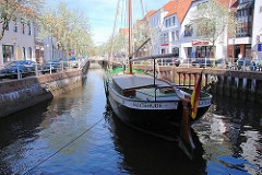 Flethanlage in Buxtehude - künstlich angelegter Wasserlauf; Giek-Ewer Margareta, erbaut 1897.