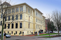 Historische Architektur ( 1857 ) der Hochschule 21 in Buxtehude / 2004 als gemeinnützige GmbH gegründet.