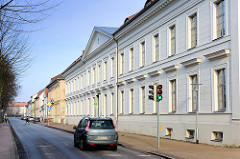Klassizistische Architektur in der Kanalstrasse in Ludwigslust.