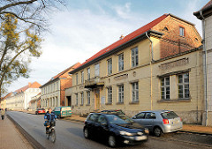 Klassizistische Architektur in der Kanalstrasse in Ludwigslust.