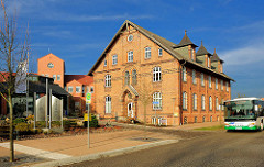 Eingangsbereich Stift Bethlehelm - historische Backsteinarchitektur an der Neustädter Strasse.
