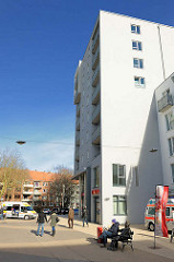 Neubauten am modernisierten Marktplatz von Hamburg Rothenburgsort.