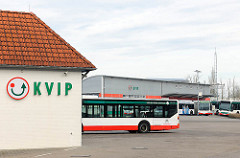 Bushof der KVIP in Uetersen - Kreisverkehrsgesellschaft in Pinneberg mbH; regionales Busverkehrsunternehmen.
