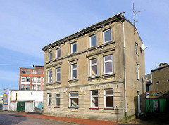 Leerstehendes Gründerzeitgebäude in Elmshorn - historische Architektur.