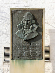 Gedenktafel, Denkmal für Johann Gottwerth Müller in Itzehoe am Prinzeßhof - 1743 - 1828, erster Buchhändler der Stadt; Privatgelehrter und freier Schriftsteller.